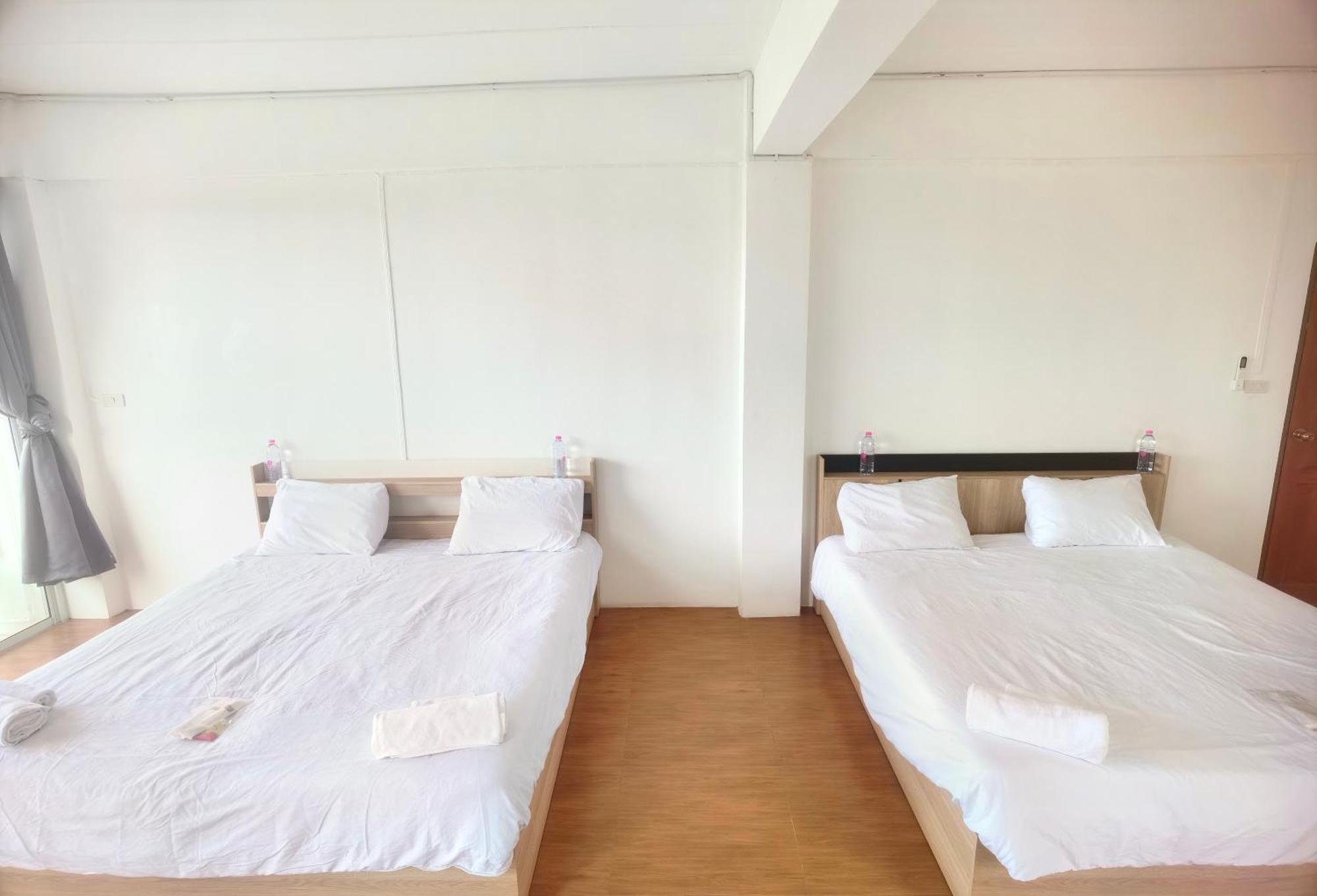 115 Townhouse Hotel Ban Khlong Krang Bagian luar foto