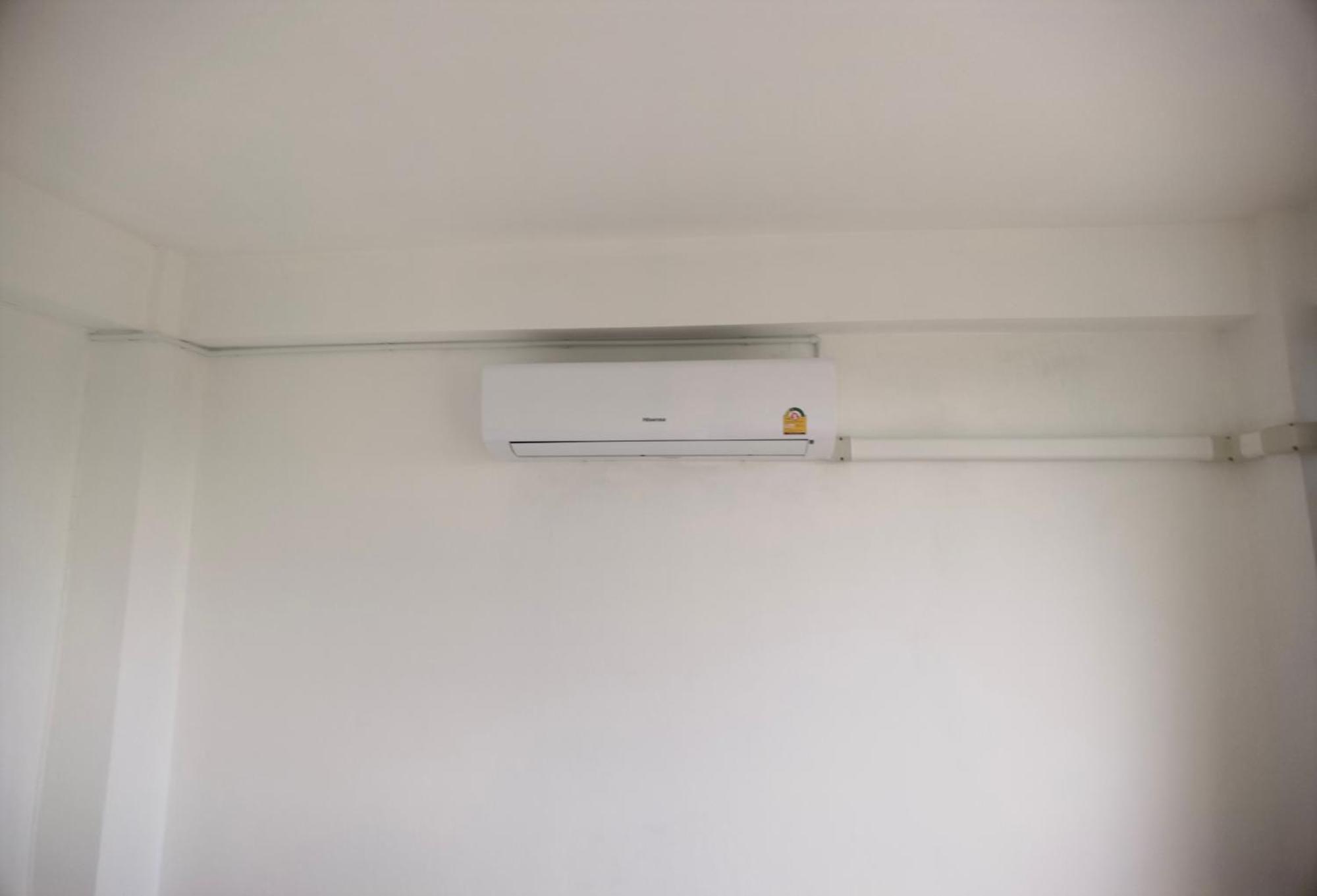 115 Townhouse Hotel Ban Khlong Krang Bagian luar foto