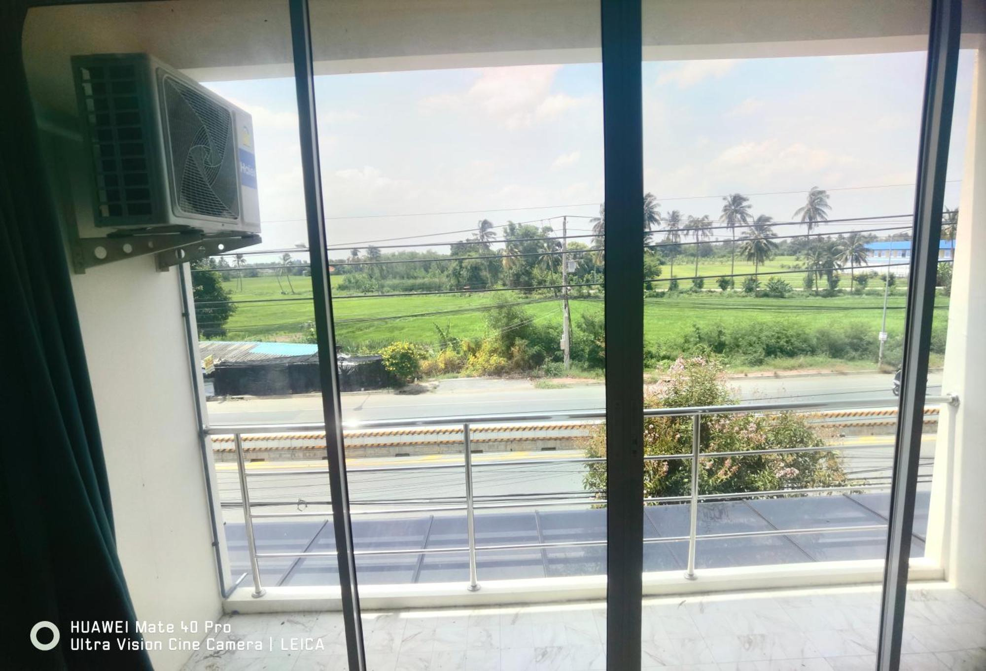 115 Townhouse Hotel Ban Khlong Krang Bagian luar foto