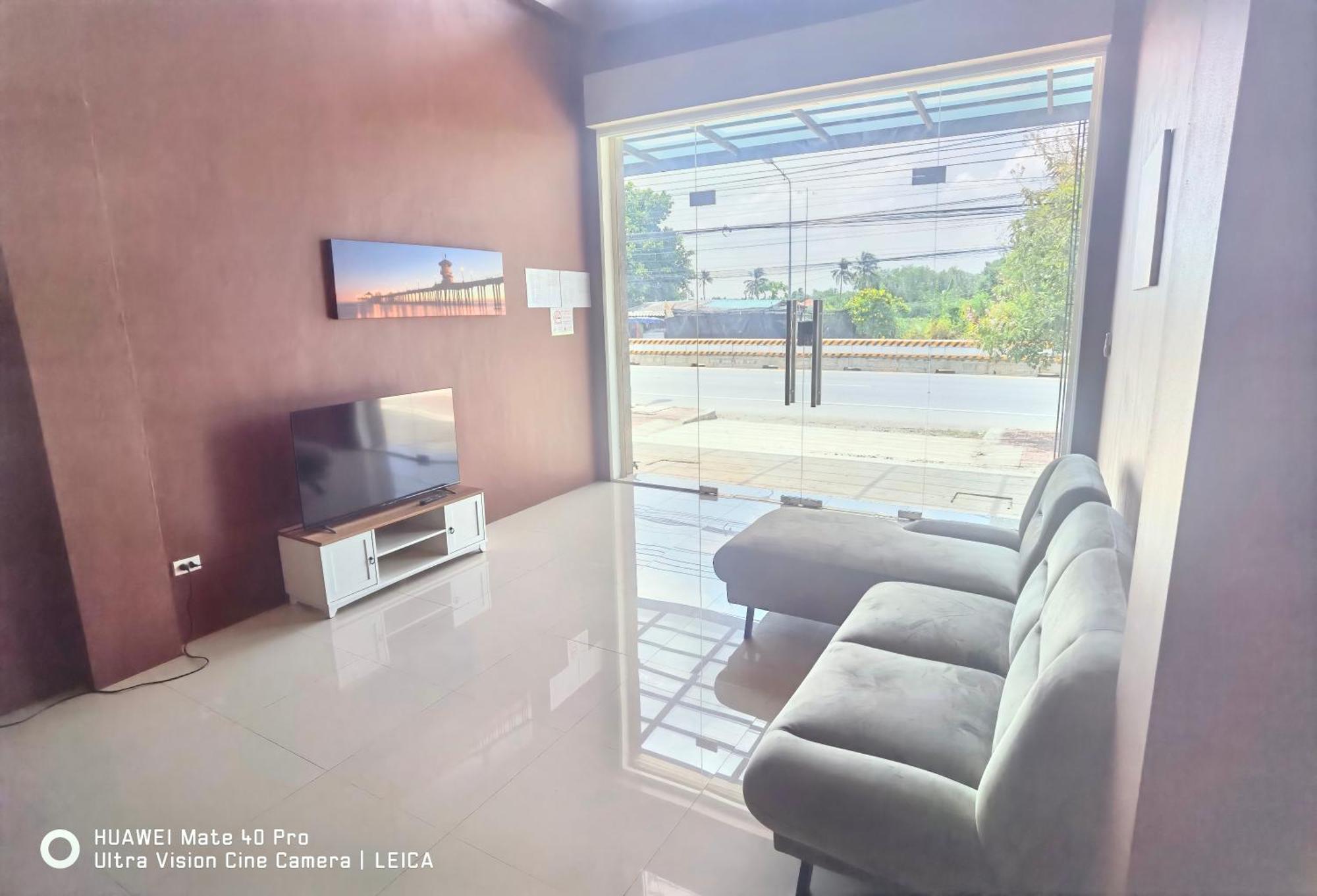 115 Townhouse Hotel Ban Khlong Krang Bagian luar foto