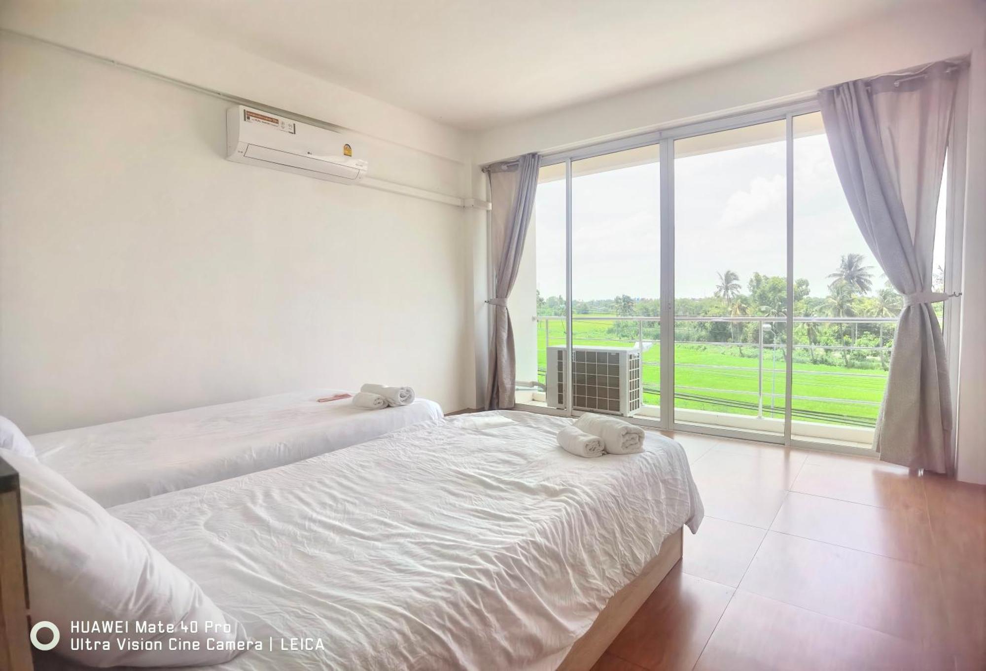 115 Townhouse Hotel Ban Khlong Krang Bagian luar foto