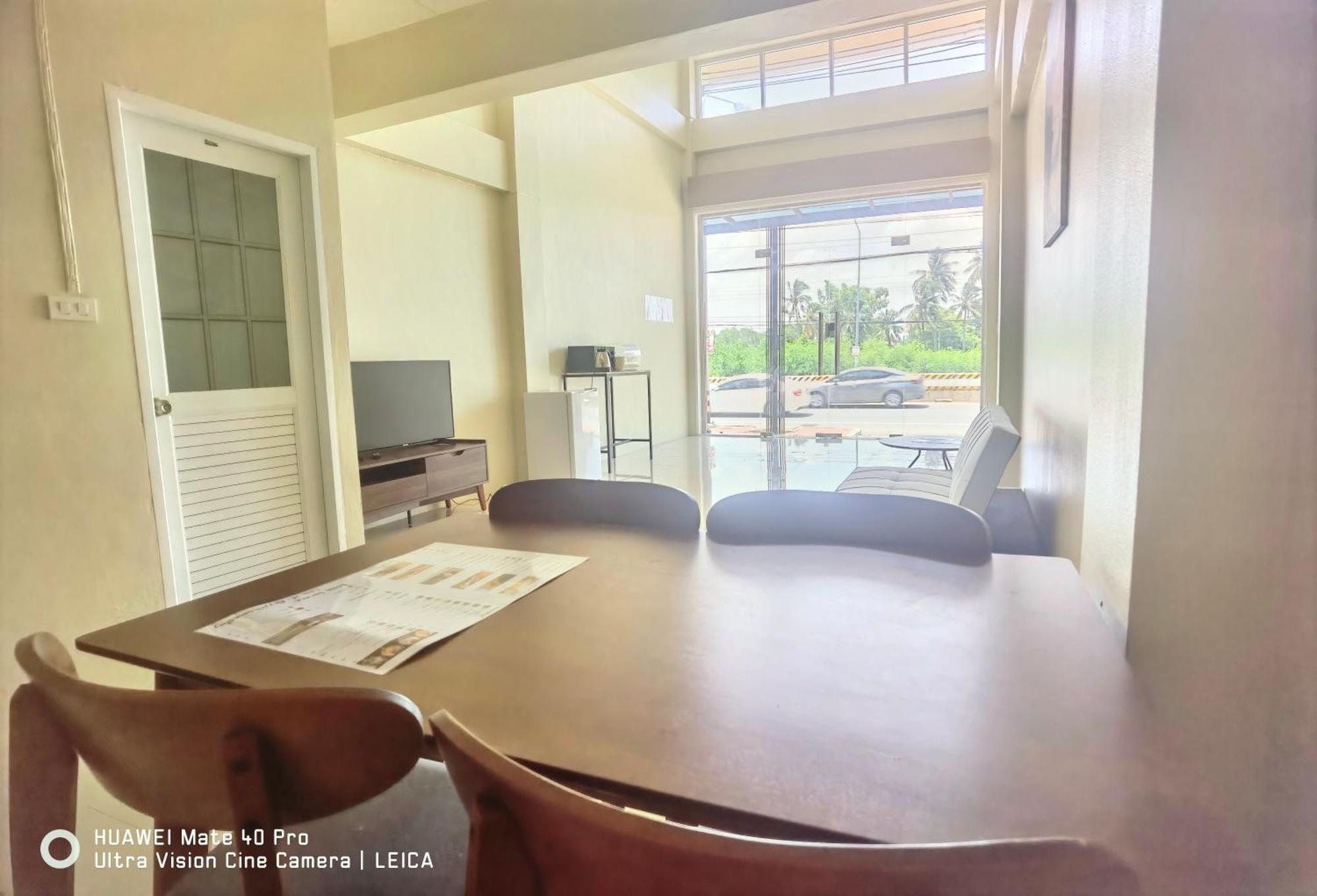 115 Townhouse Hotel Ban Khlong Krang Bagian luar foto