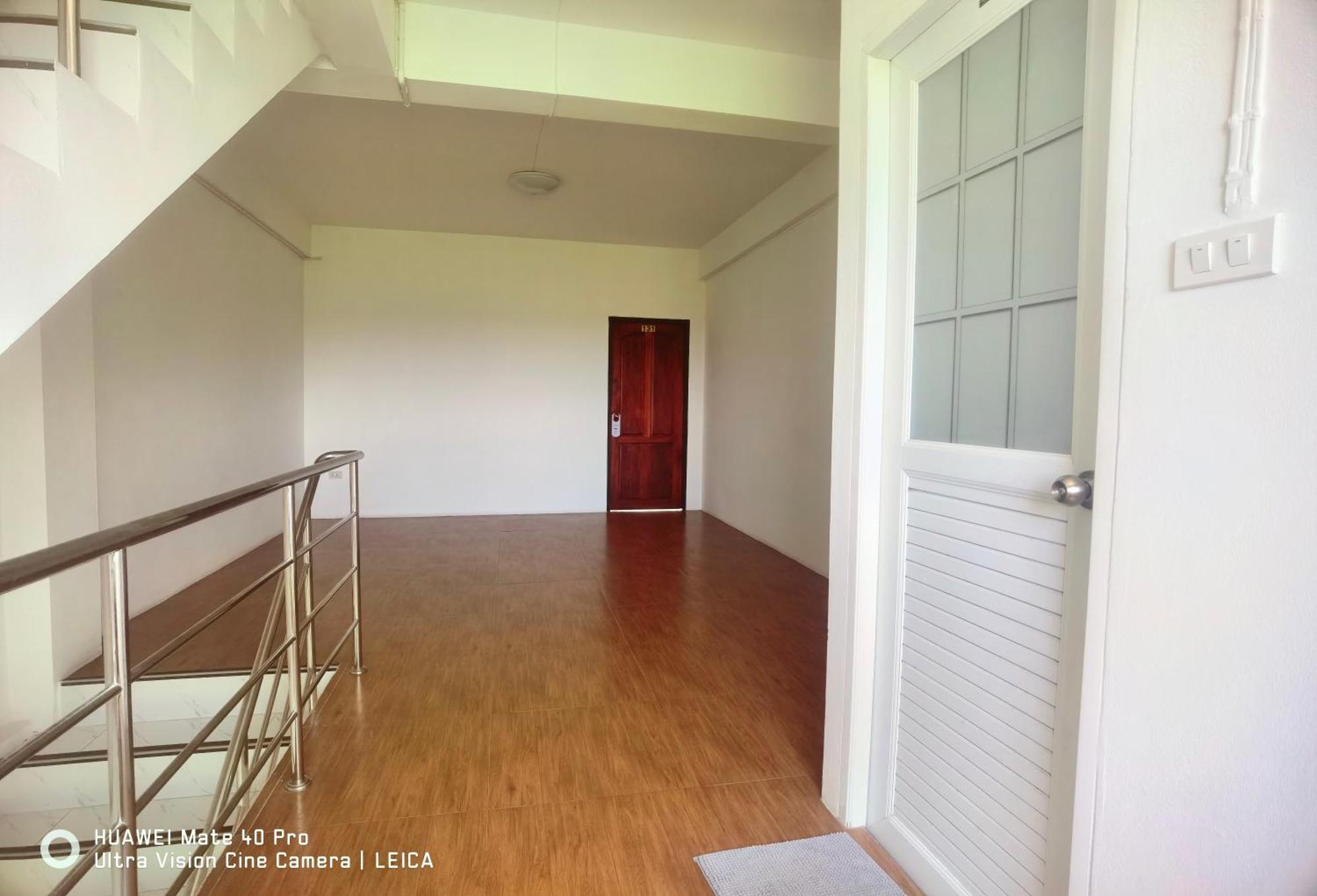 115 Townhouse Hotel Ban Khlong Krang Bagian luar foto