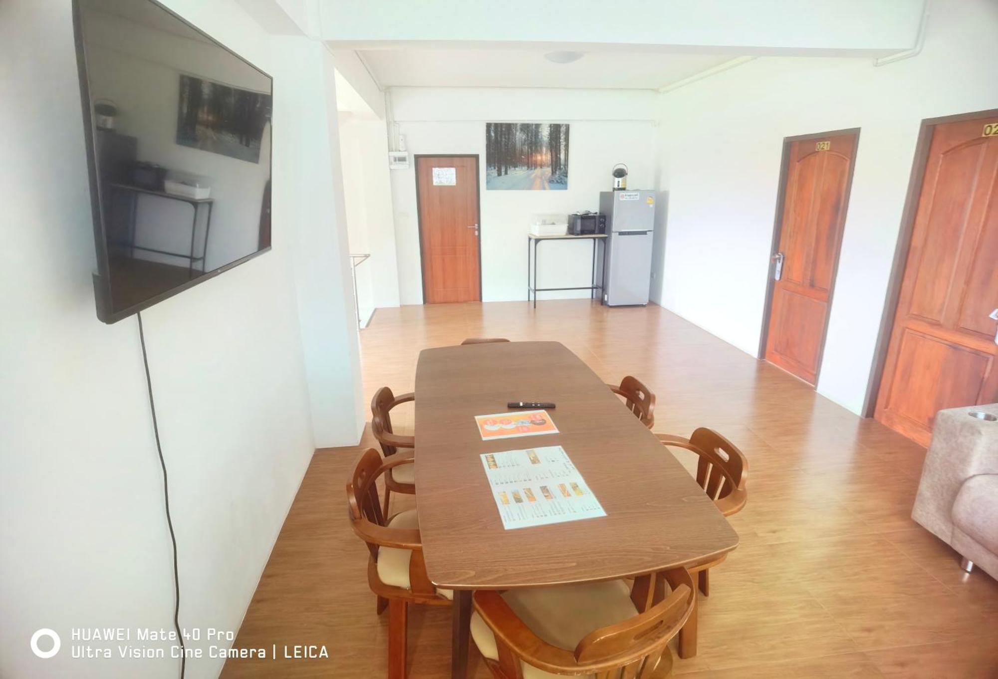 115 Townhouse Hotel Ban Khlong Krang Bagian luar foto