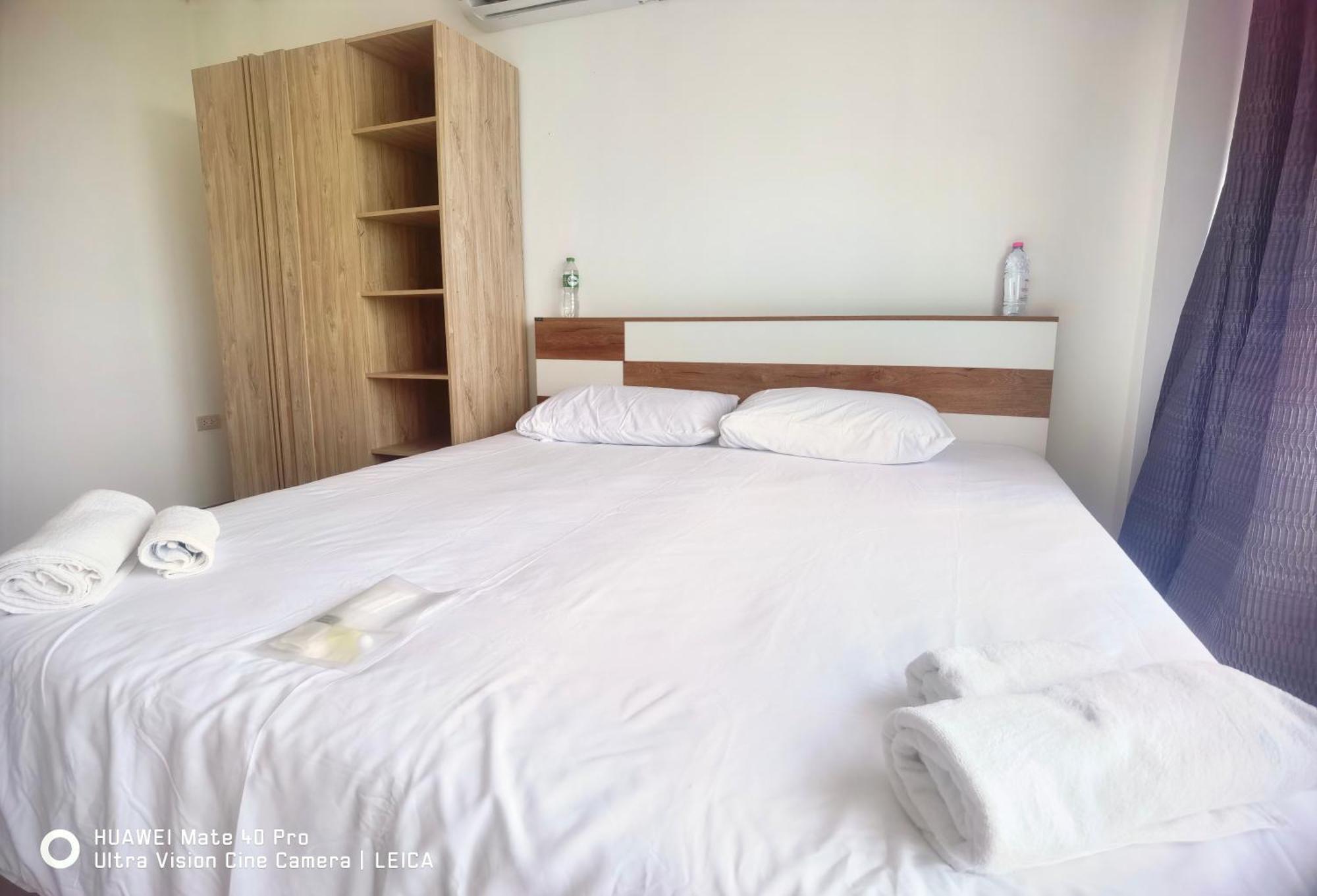 115 Townhouse Hotel Ban Khlong Krang Bagian luar foto