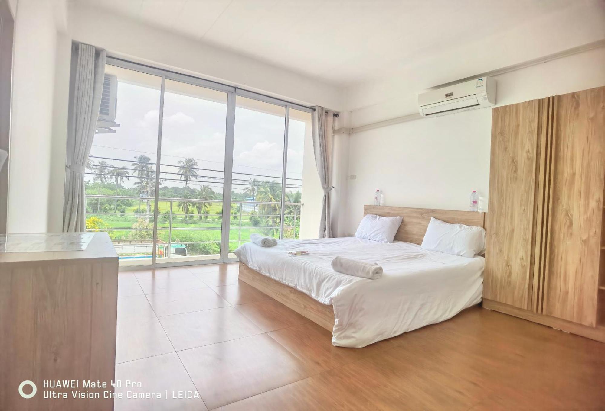 115 Townhouse Hotel Ban Khlong Krang Bagian luar foto