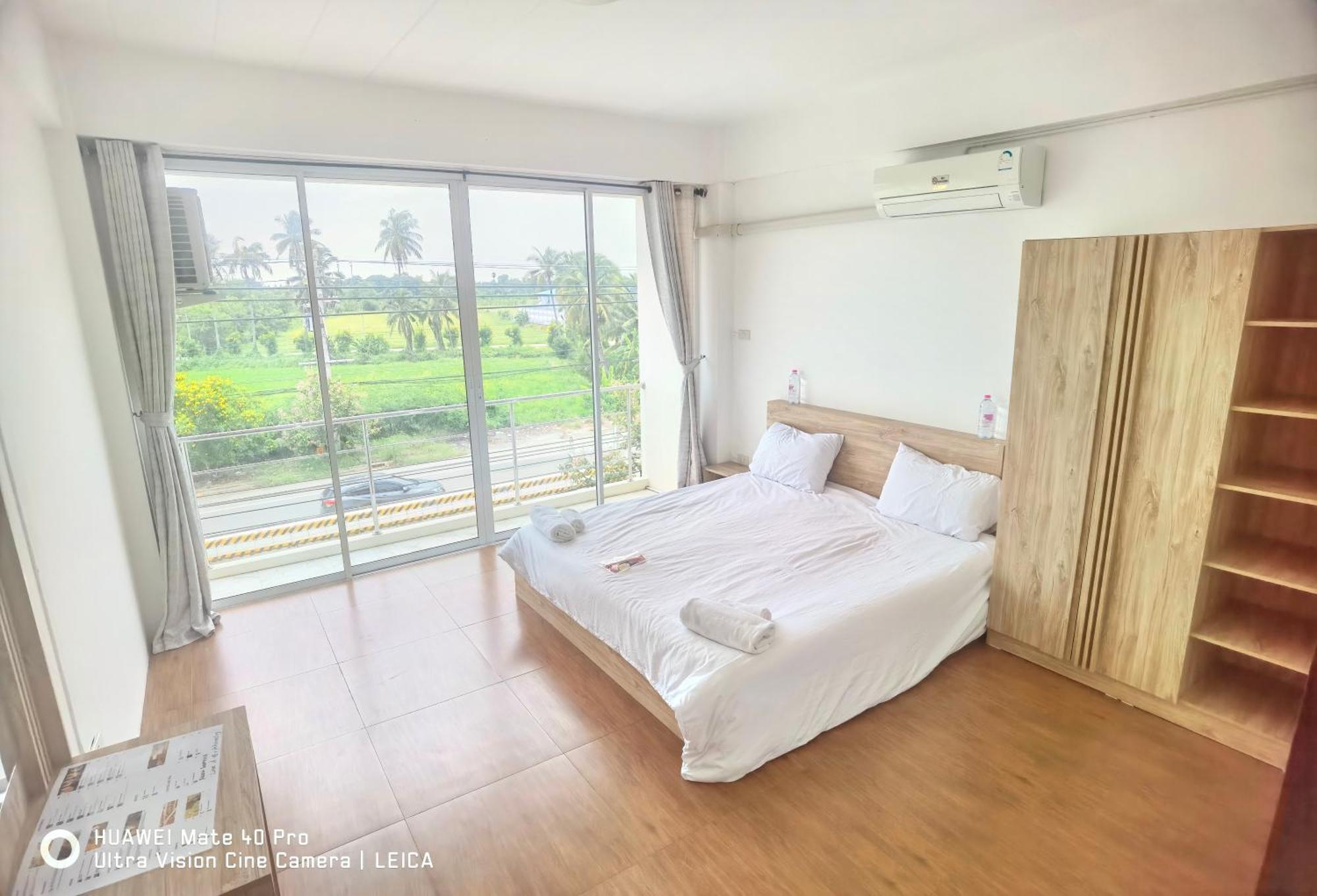 115 Townhouse Hotel Ban Khlong Krang Bagian luar foto
