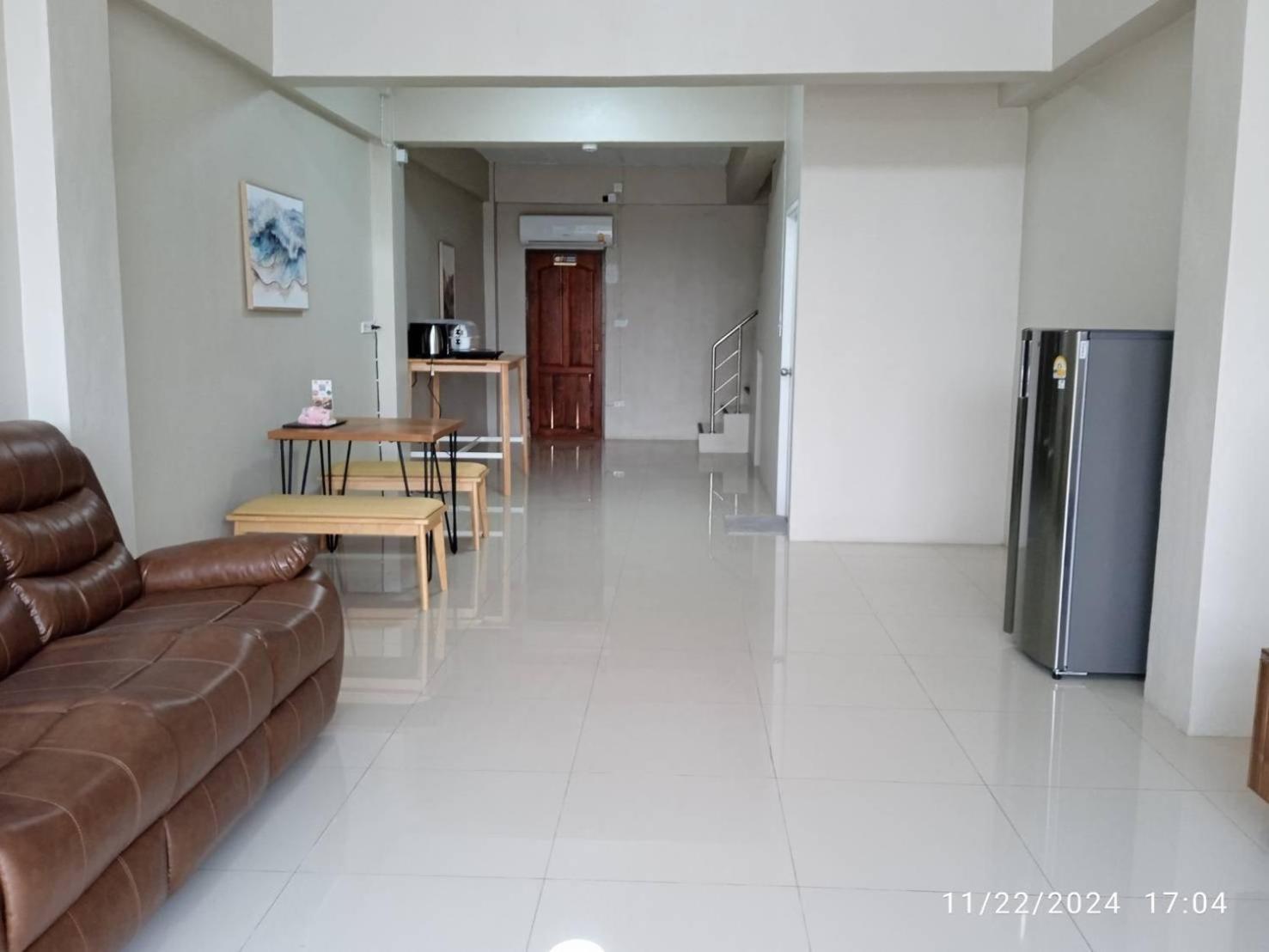 115 Townhouse Hotel Ban Khlong Krang Bagian luar foto